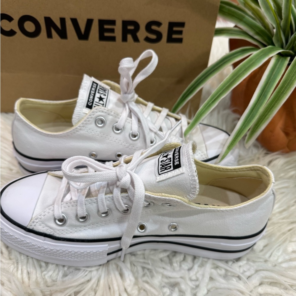 New🌿 Chuck Taylor All Star Low
Top Platform Sneaker